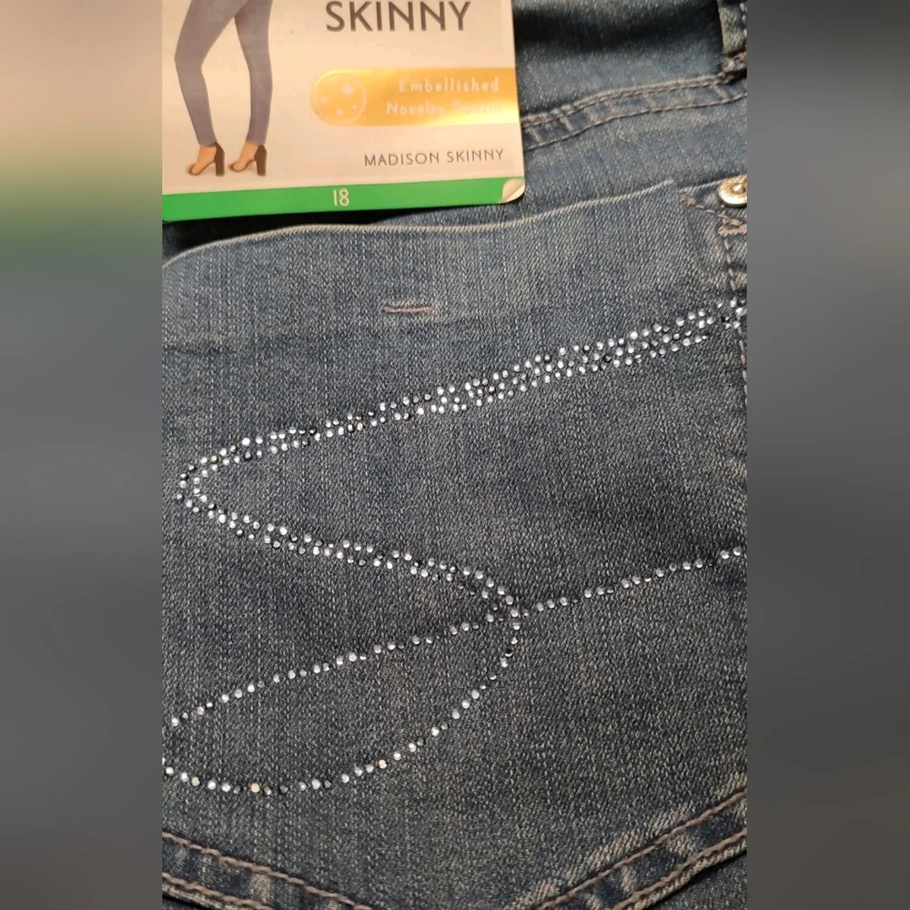 Seven 7 jeans Women Novelty Skinny Size 18 Color Blue  Embellished Pockets New